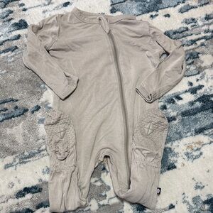 Kyte BABY Taupe Footie 6-12 Months